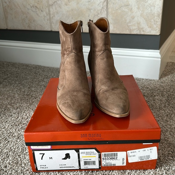 Ann Marino Shoes - Ann Marino Finley Boots